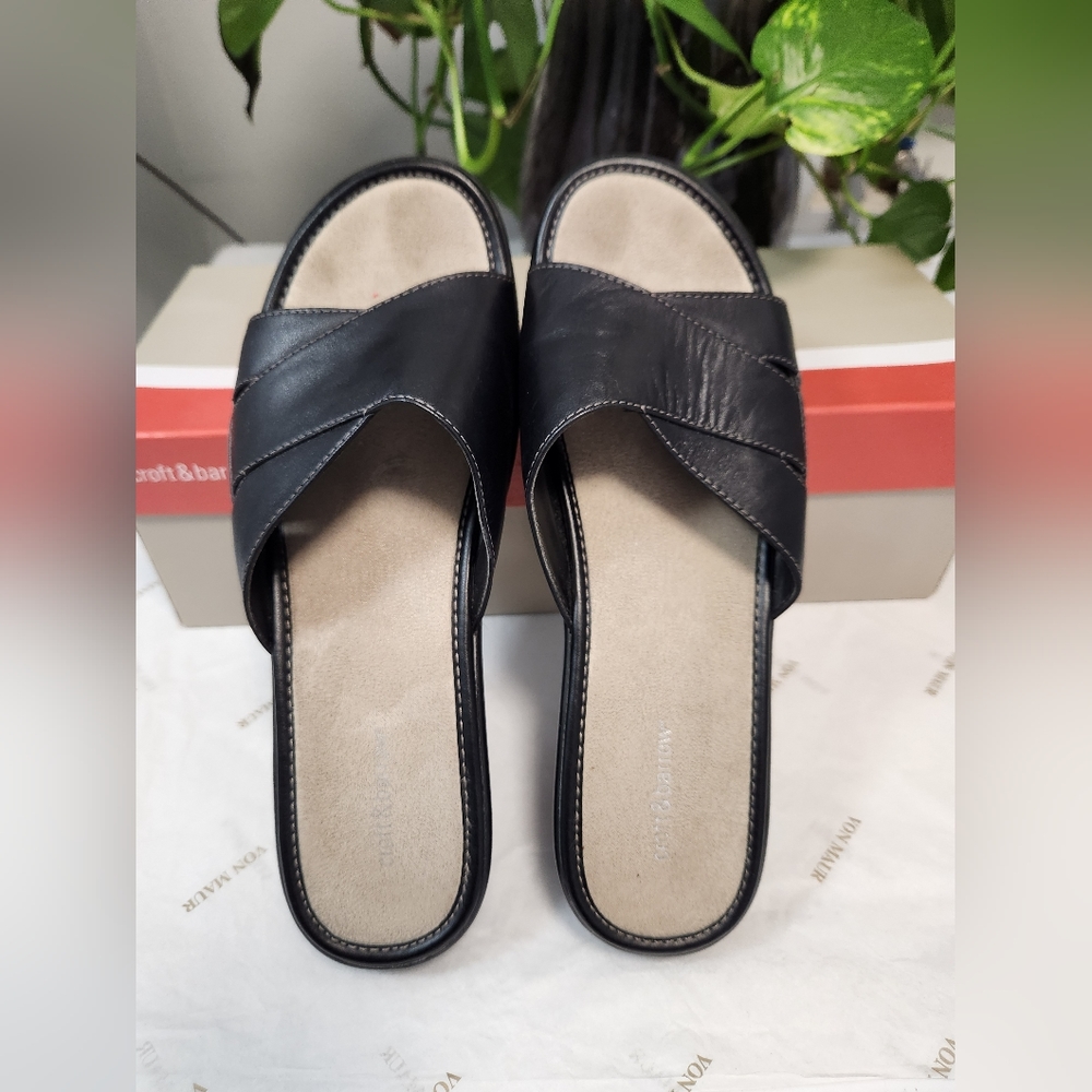 Gently worn womens croft & barrow sandals
